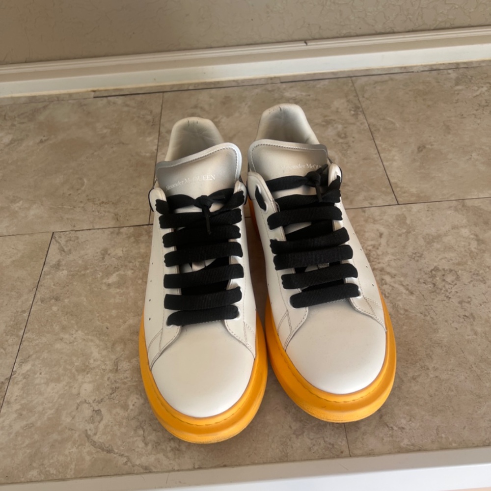 Shoes - Picture 2 of 6